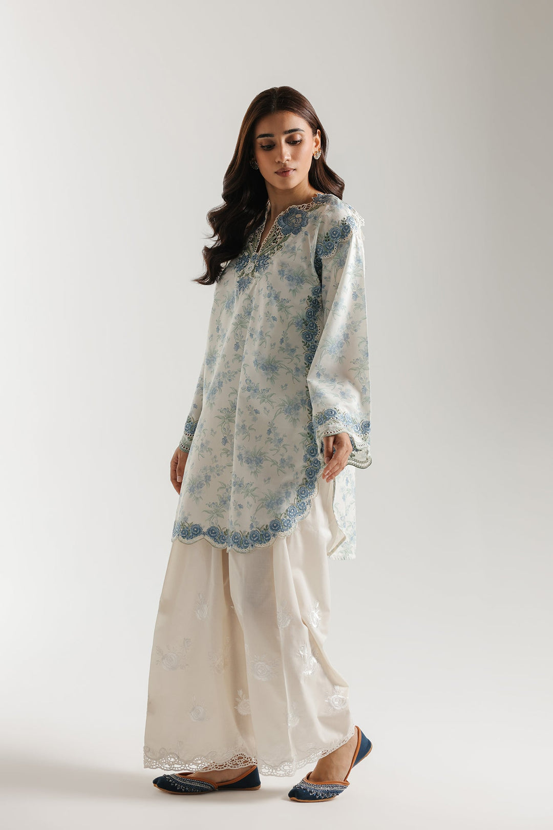 EMBROIDERED SUIT