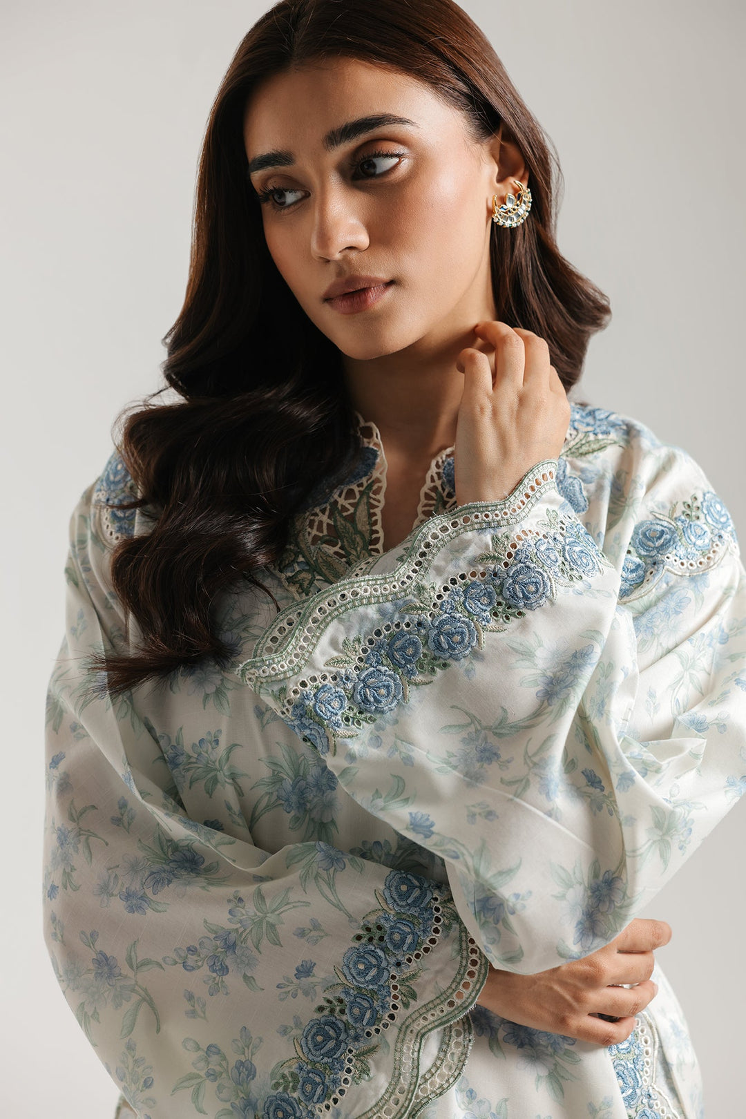 EMBROIDERED SUIT