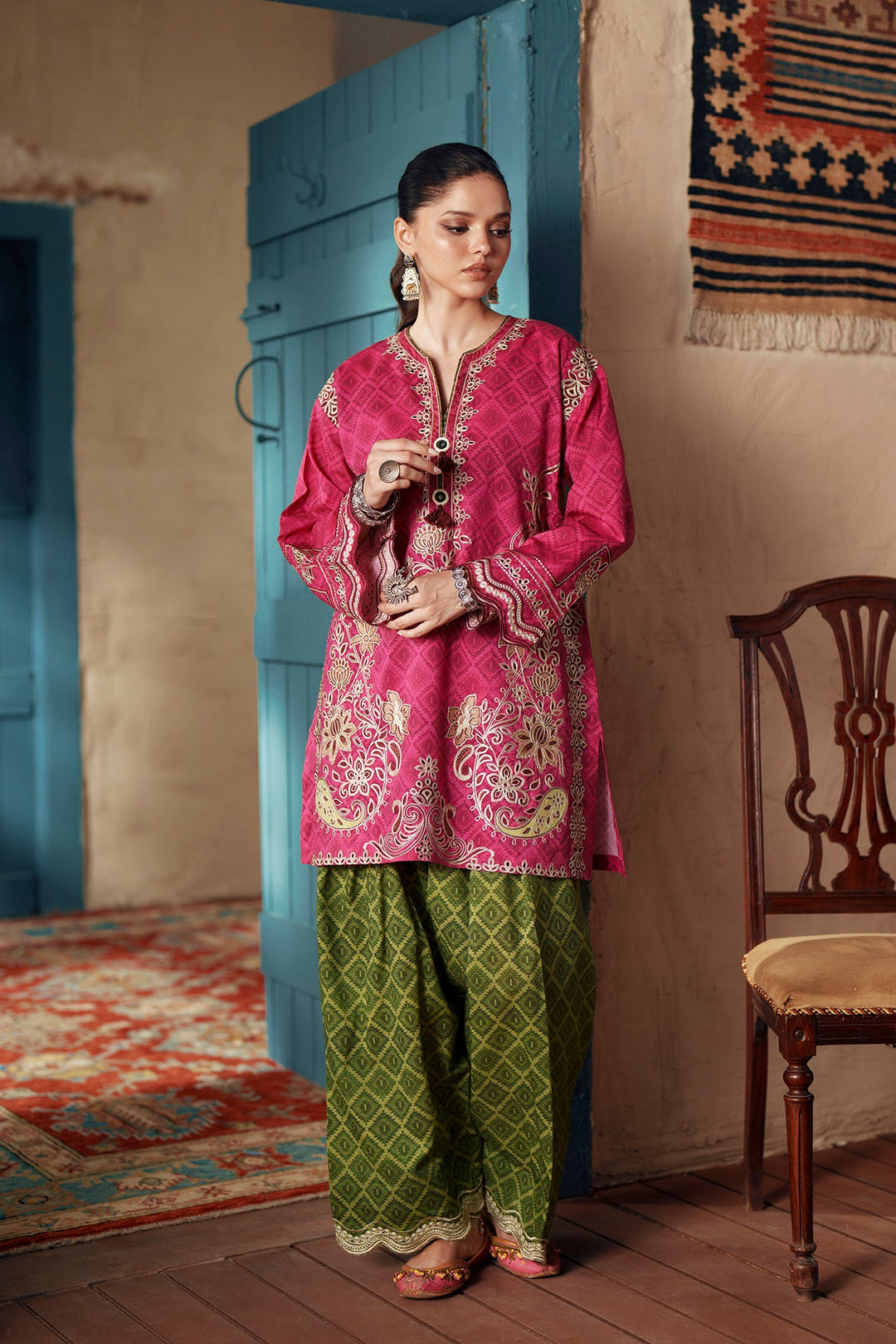 EMBROIDERED SUIT