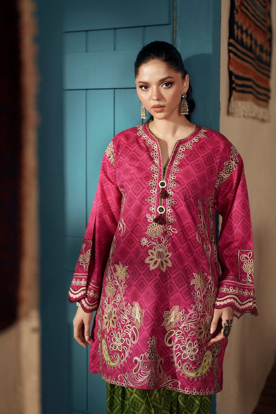EMBROIDERED SUIT