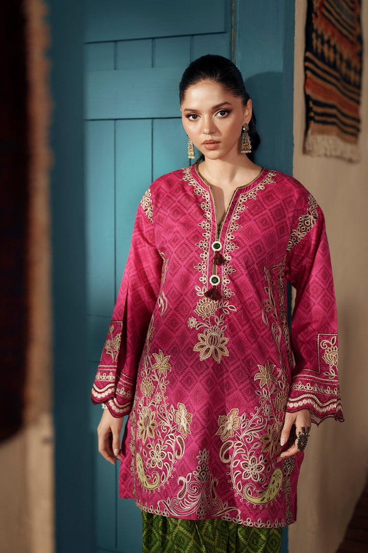 EMBROIDERED SUIT