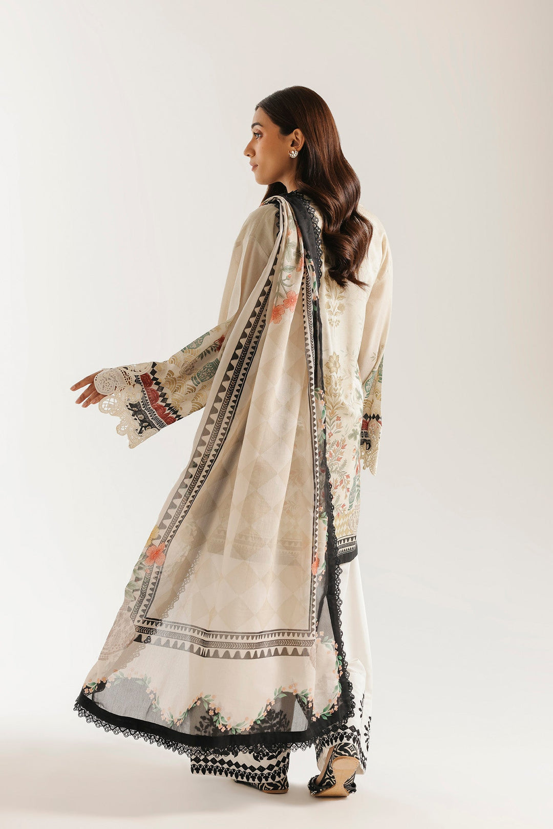 EMBROIDERED SUIT
