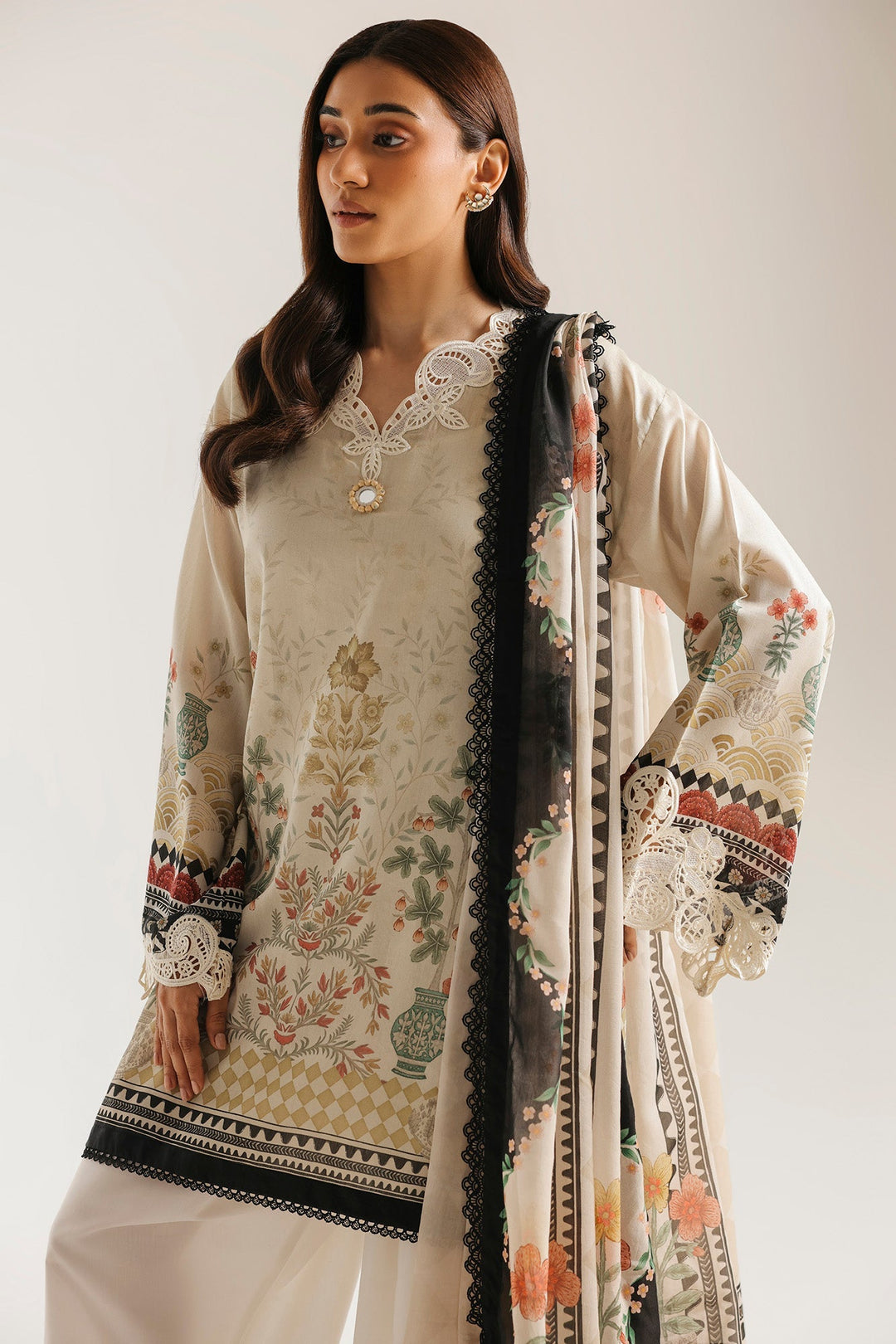 EMBROIDERED SUIT