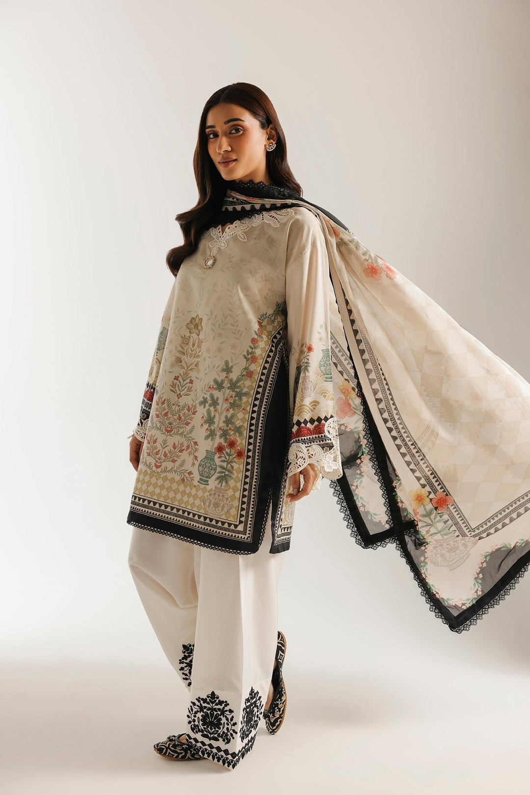 EMBROIDERED SUIT