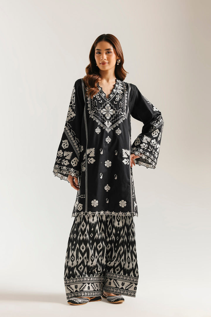 EMBROIDERED SUIT
