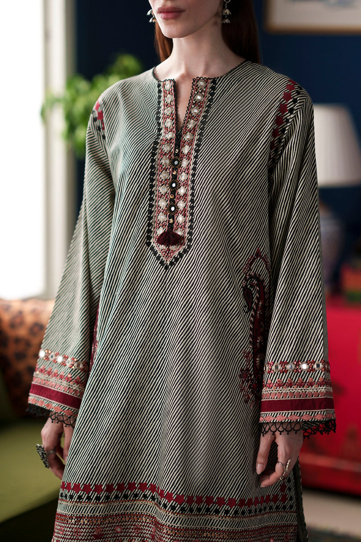 EMBROIDERED SUIT