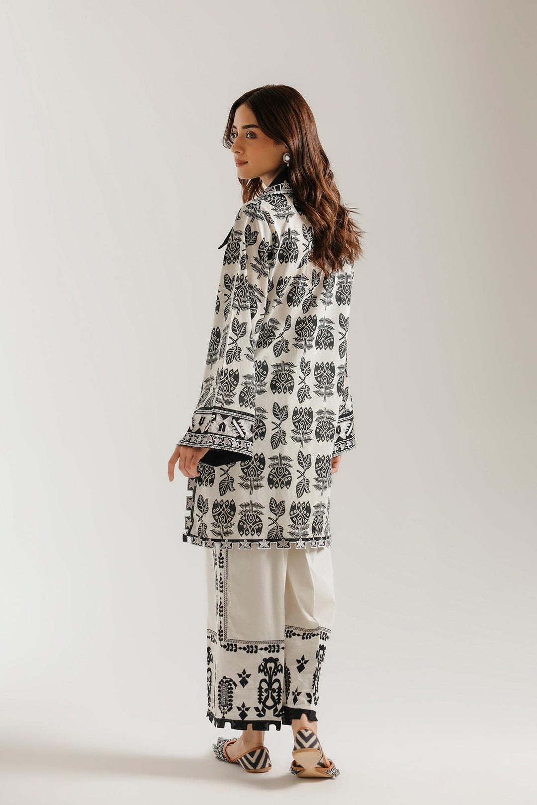 EMBROIDERED SUIT