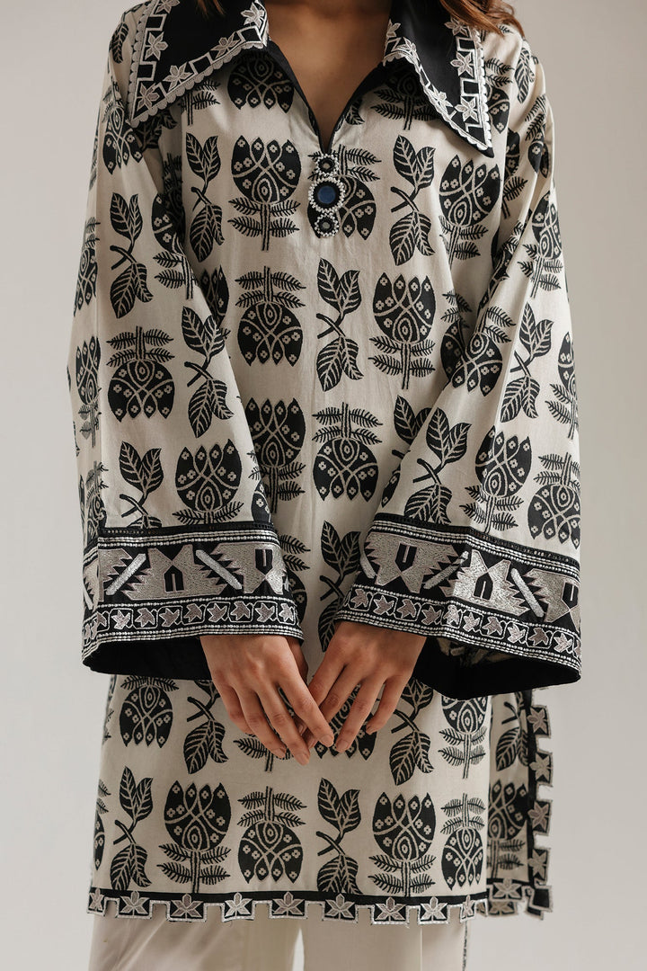 EMBROIDERED SUIT