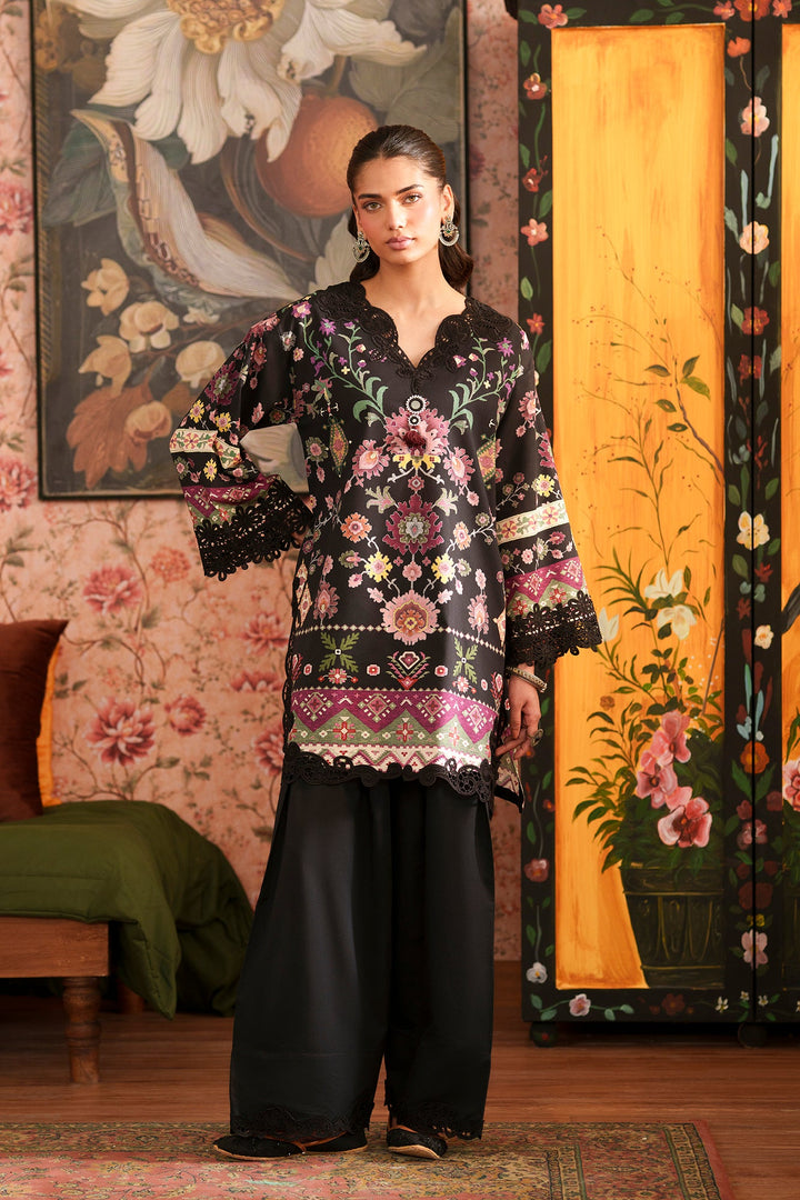 EMBROIDERED SUIT