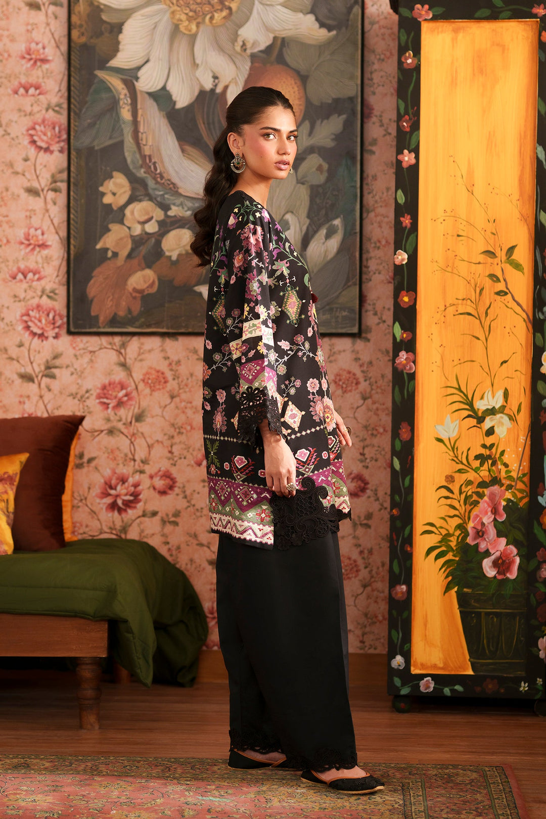 EMBROIDERED SUIT