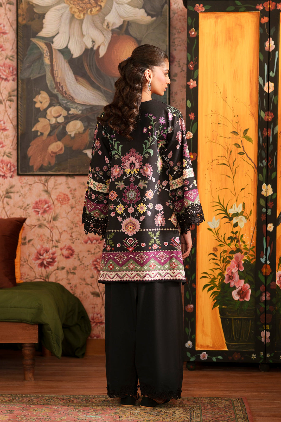 EMBROIDERED SUIT