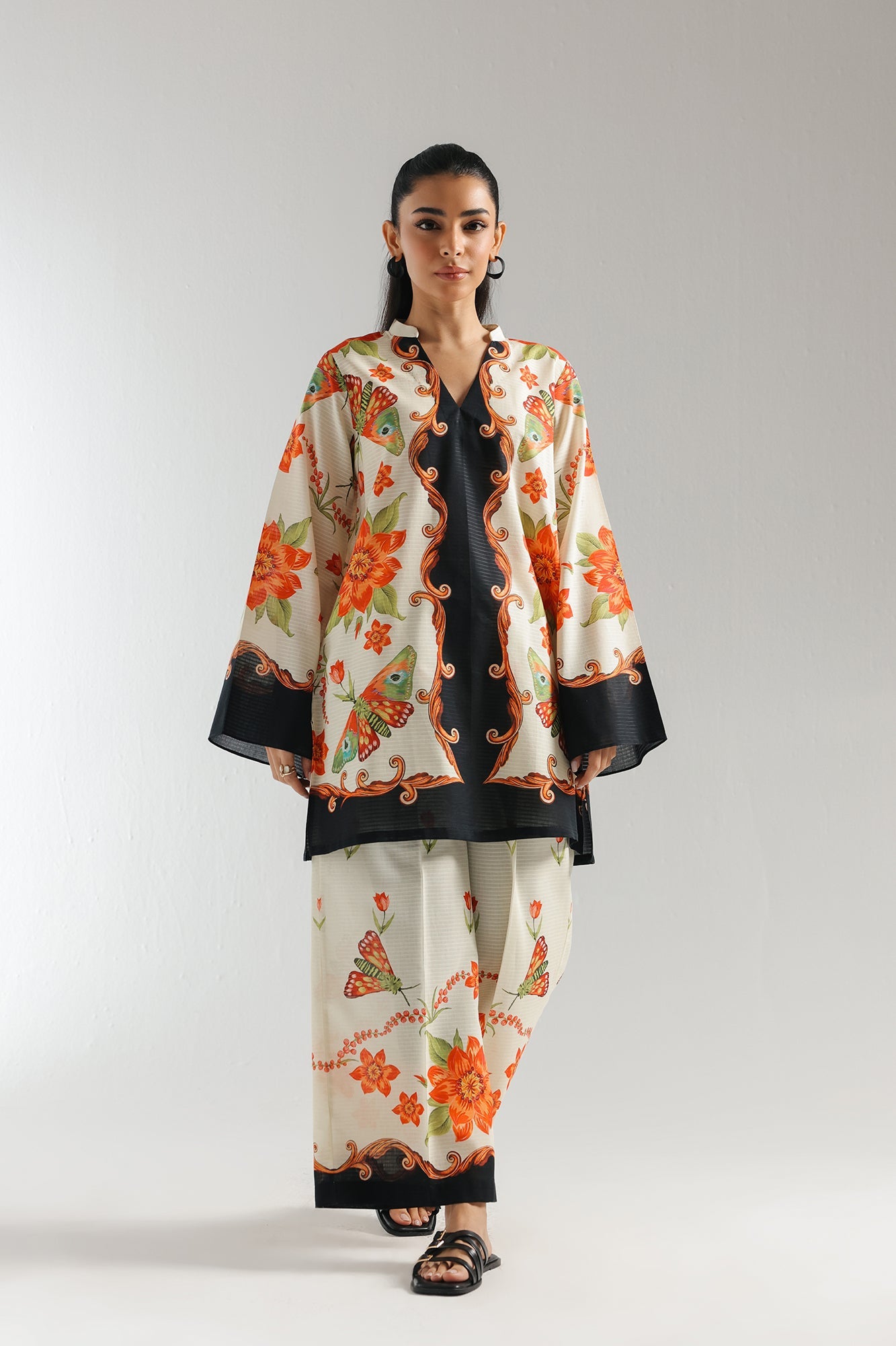 PRINTED SUIT