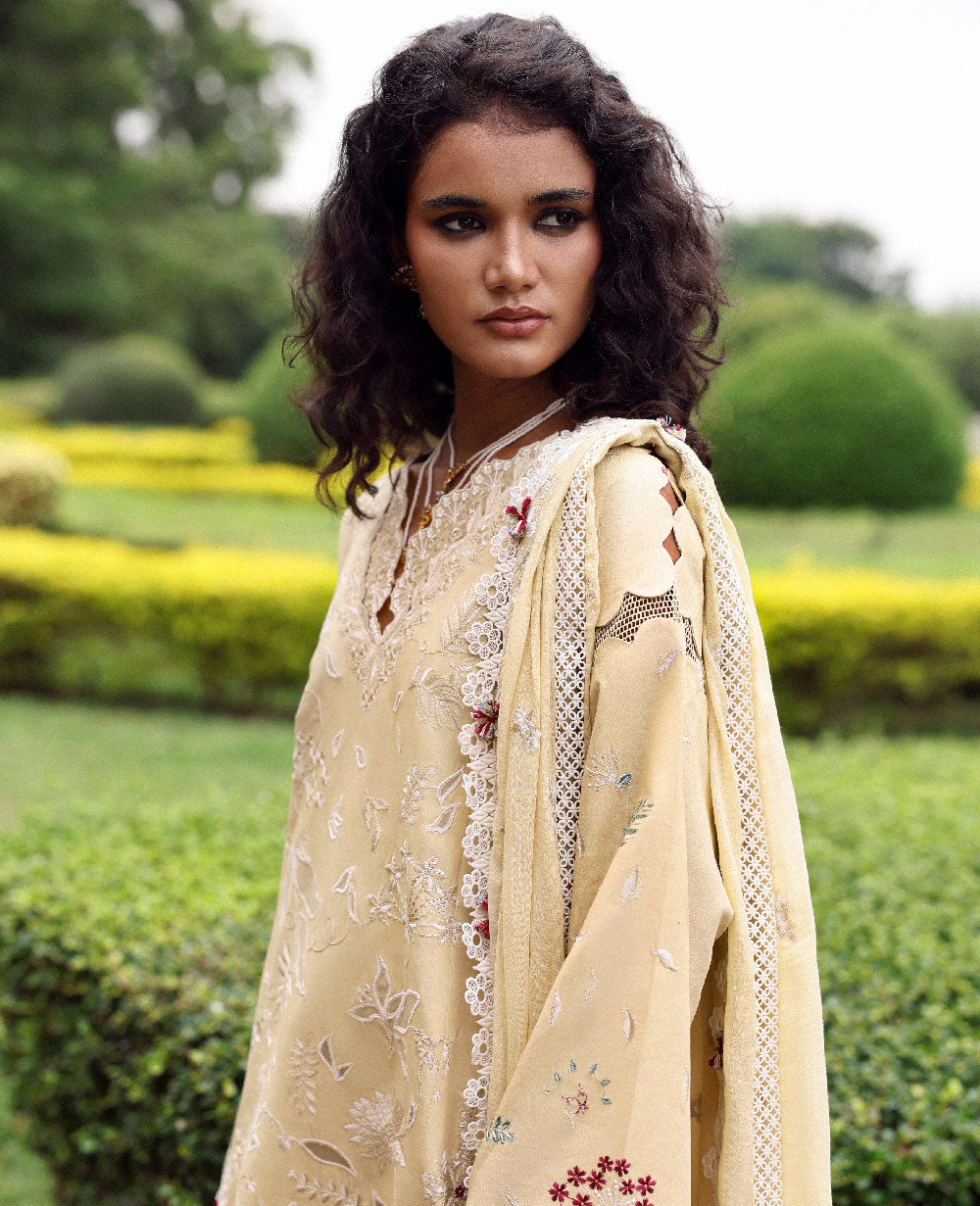 lilas-summer-unstitched-lawn-26