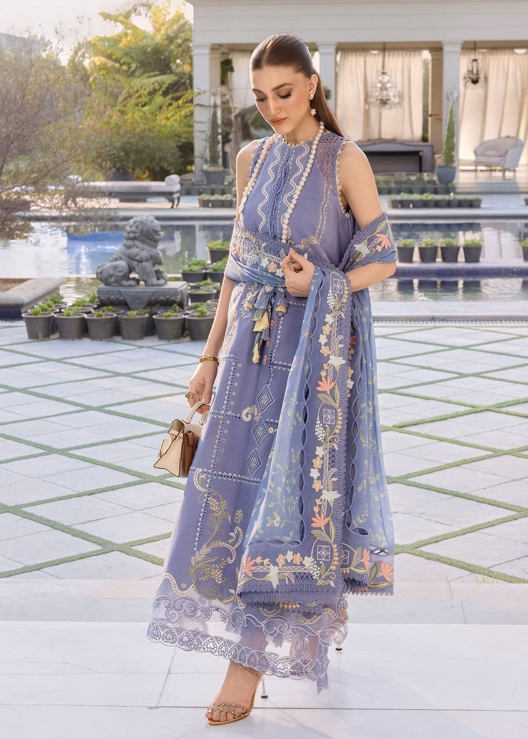 Flow luxury Lawn