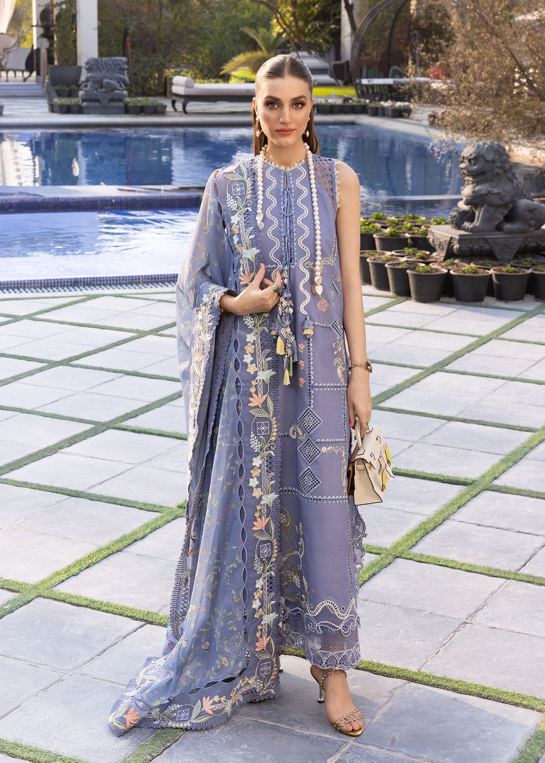 Flow luxury Lawn