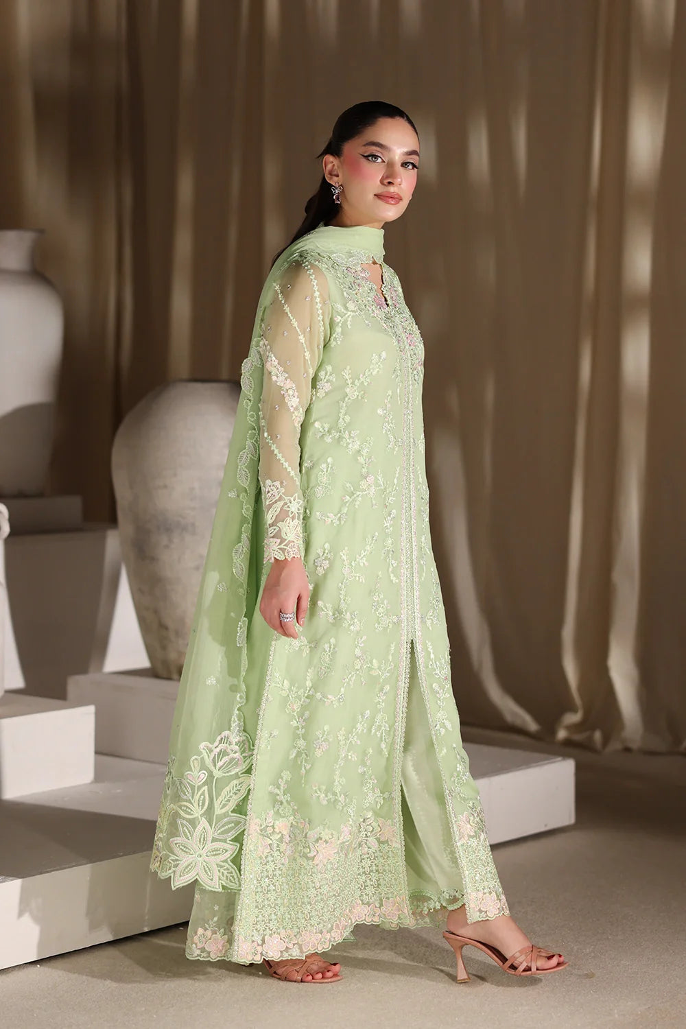 Luxe Embroidered  Lawn 3pcs