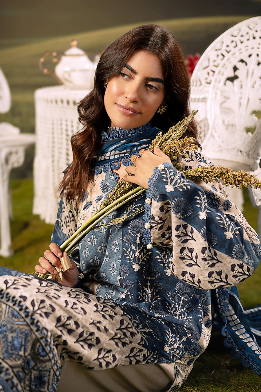 3 Pc Unstitched Embroidered Arabic Lawn Suit