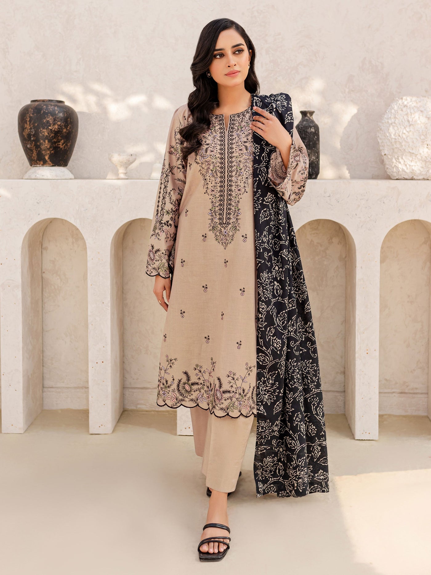 LIMELIGHT UNSTITCHED 3 Piece Lawn Suit-Embroidered U3445