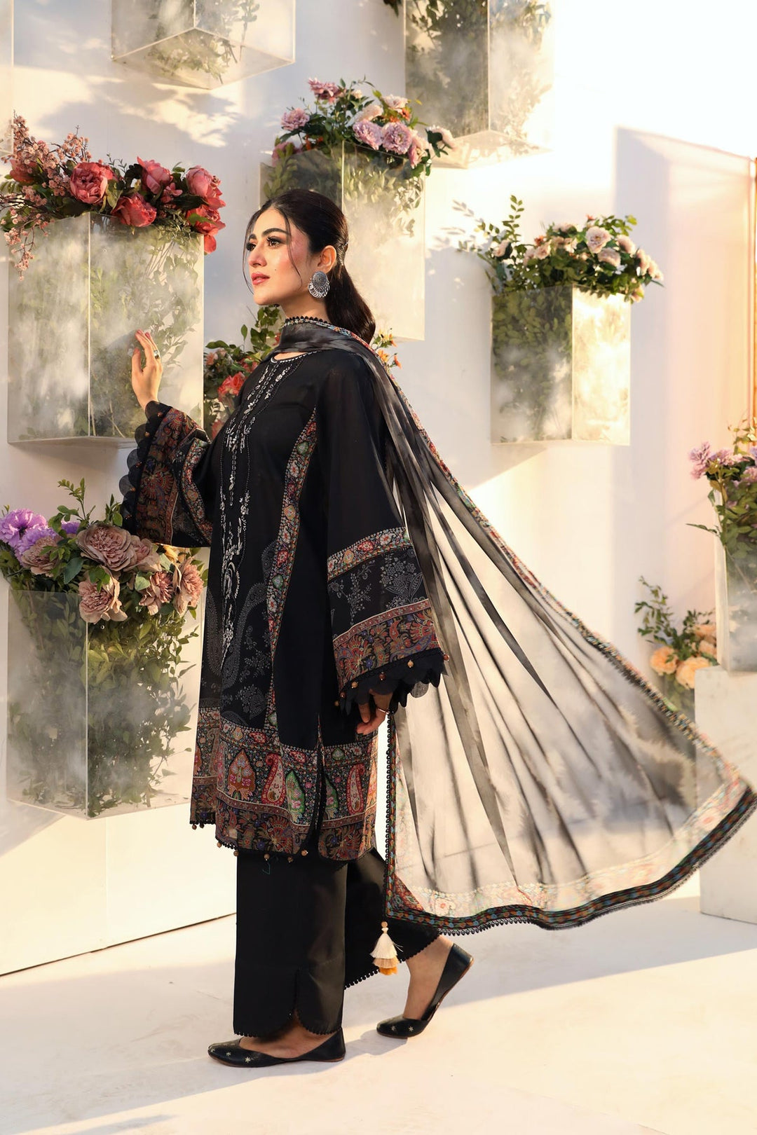 3 Pc Unstitched Embroidered Lawn Suit
