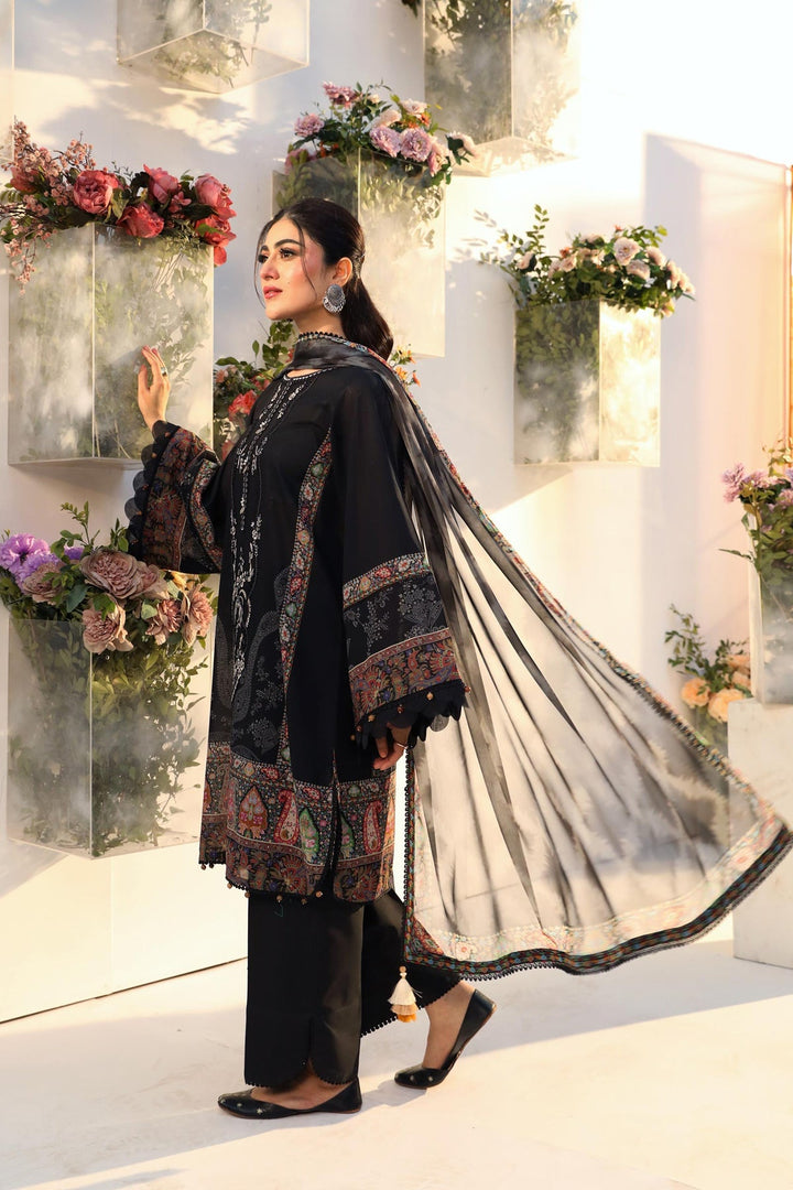 3 Pc Unstitched Embroidered Lawn Suit
