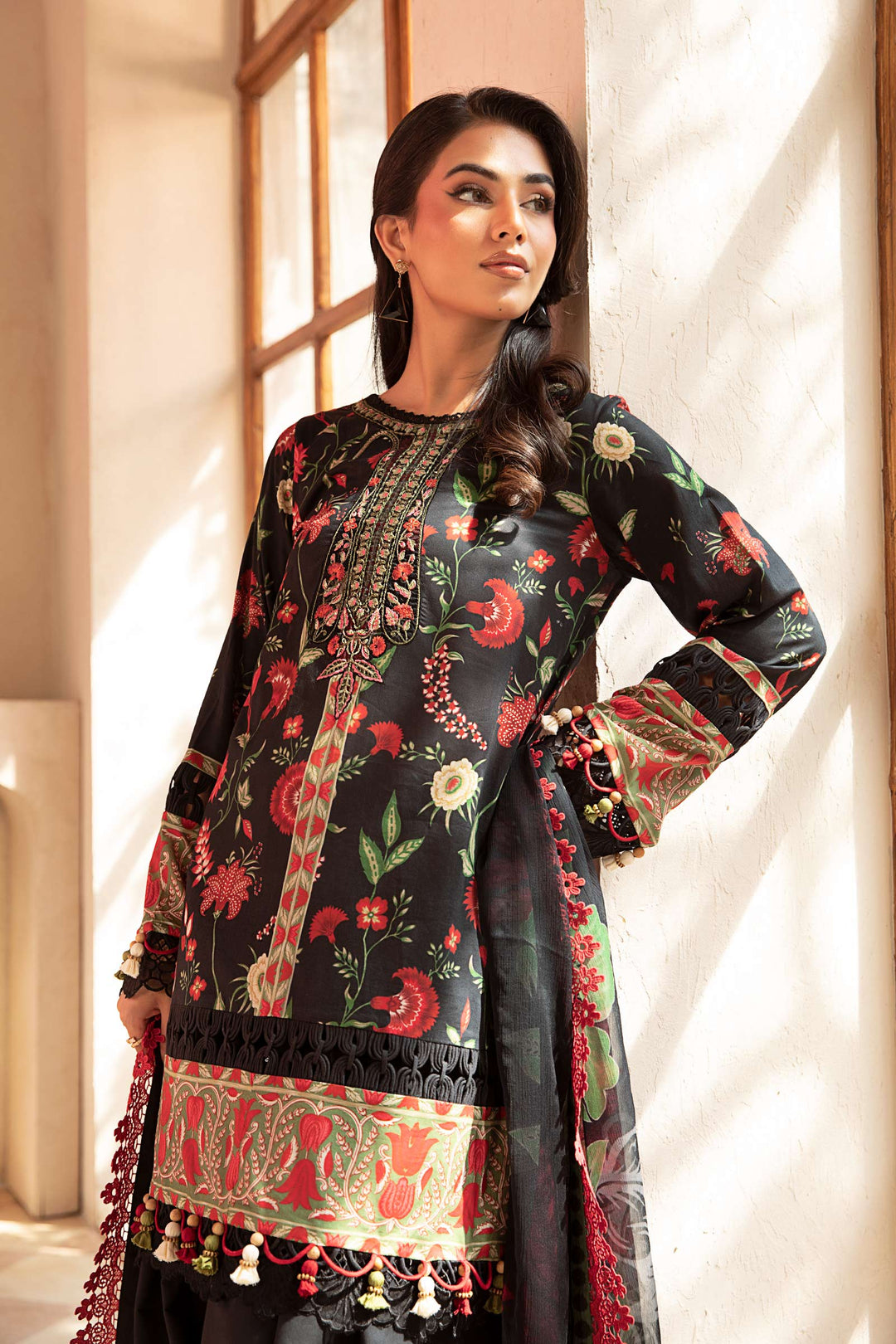 3 Pc Unstitched Embroidered Lawn Suit
