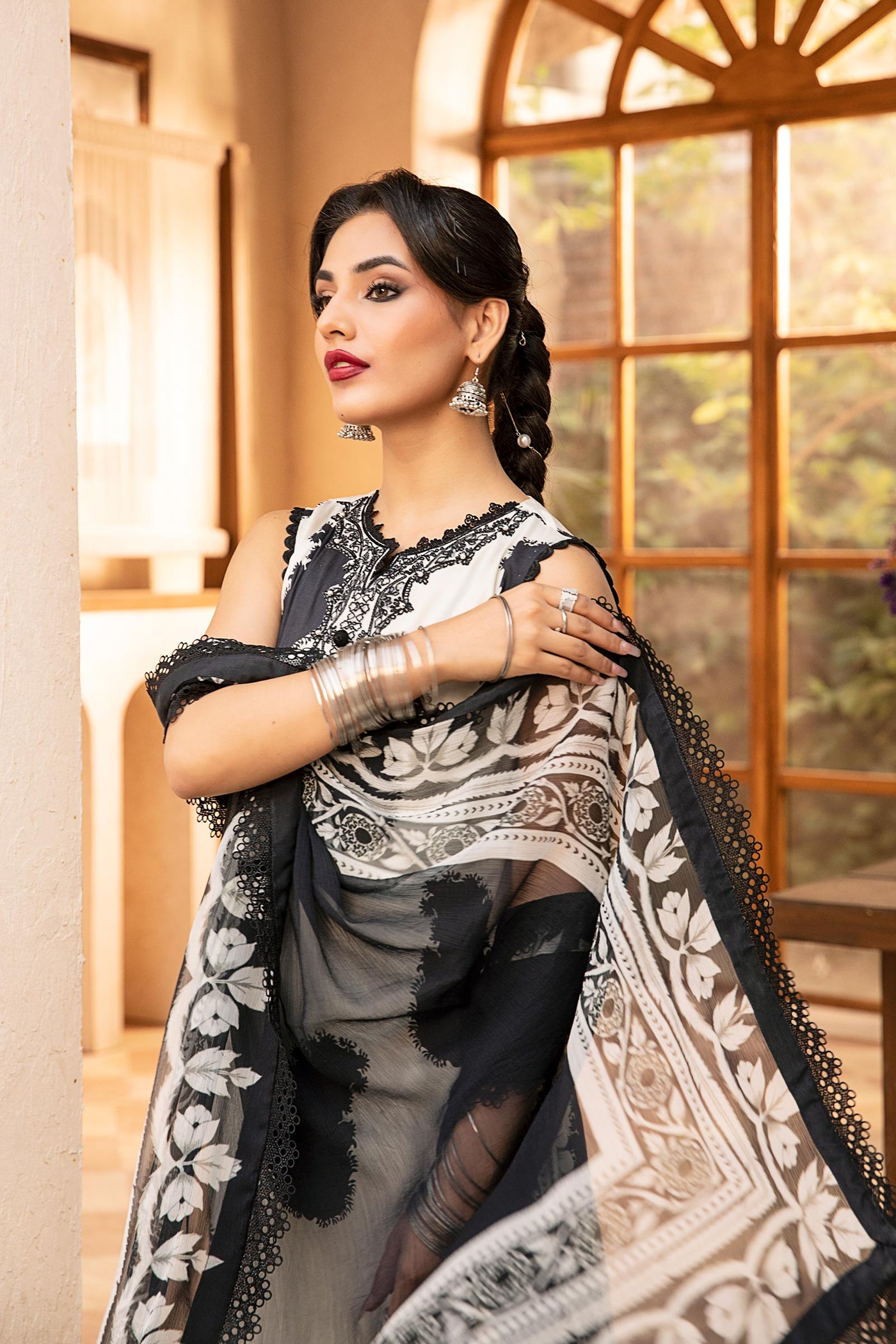 3 Pc Unstitched Embroidered Slub Lawn Suit