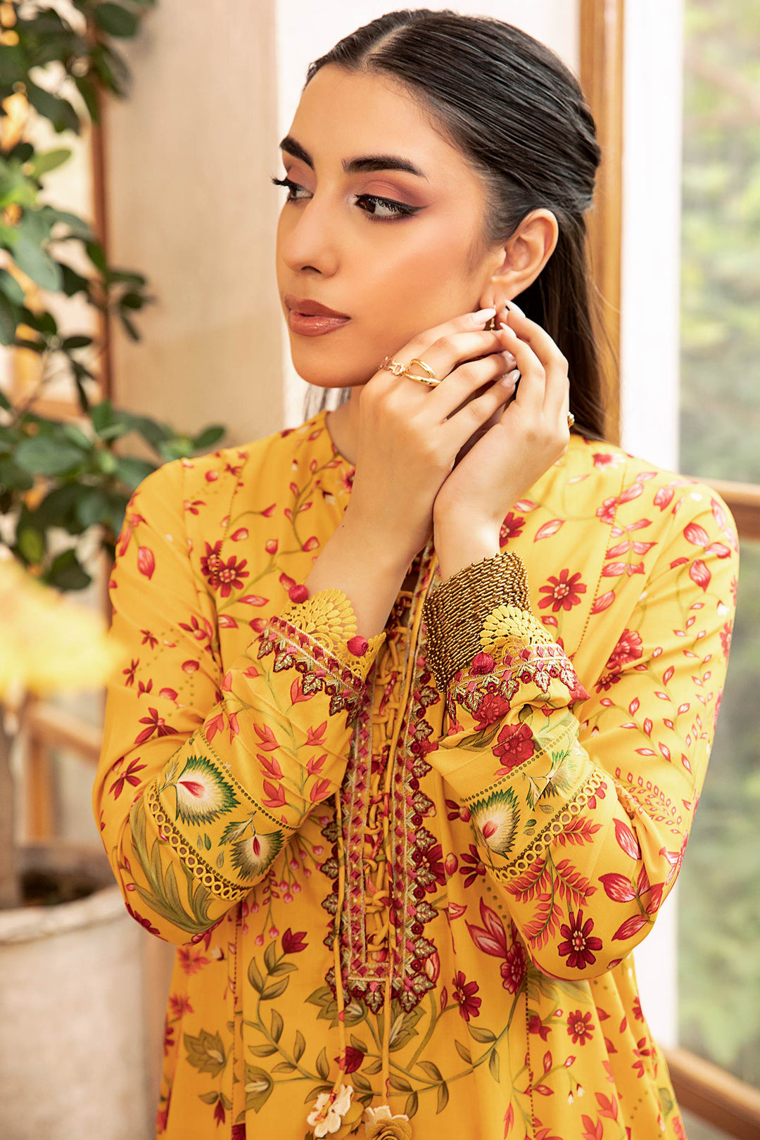 3 Pc Unstitched Embroidered Slub Lawn Suit