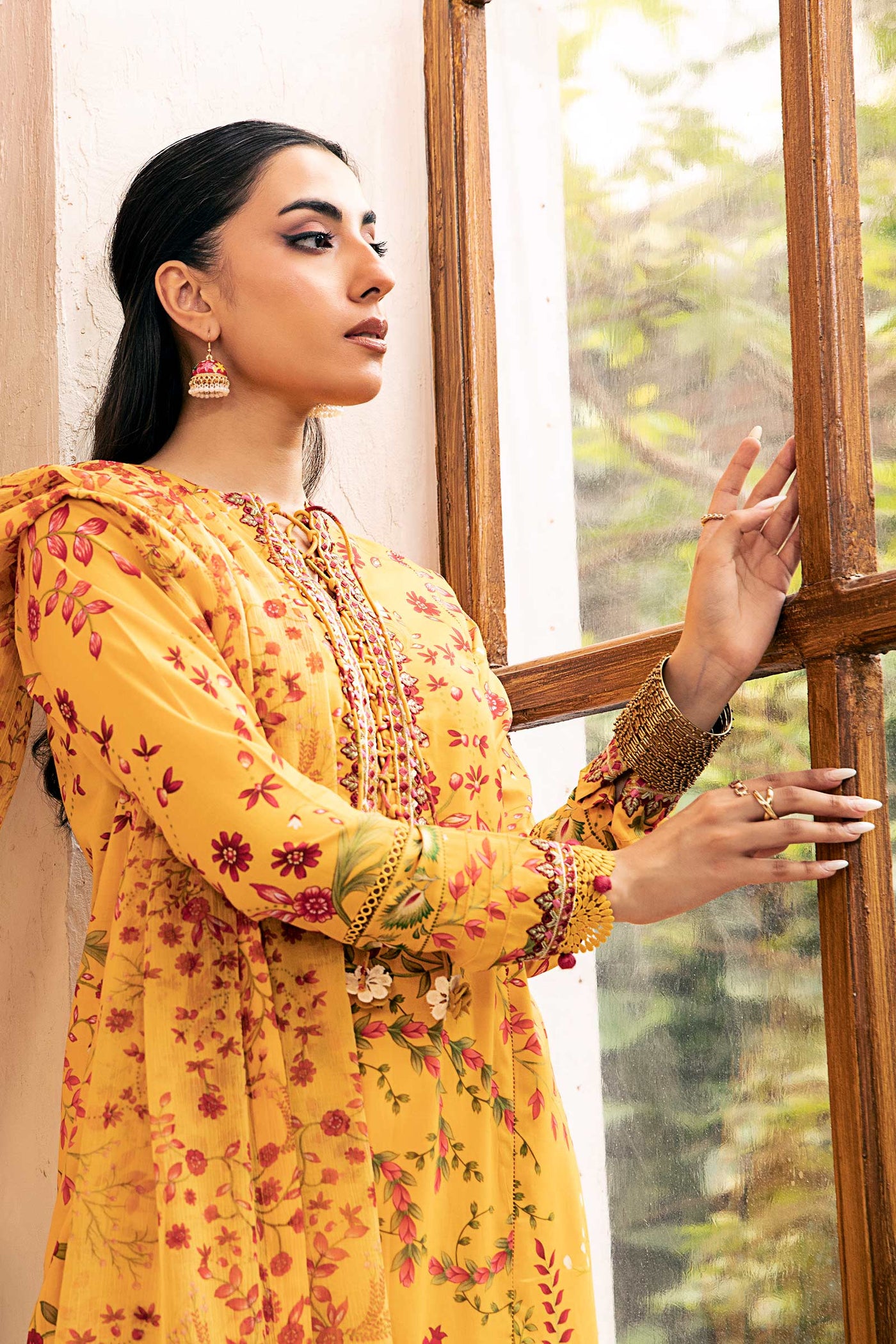3 Pc Unstitched Embroidered Slub Lawn Suit