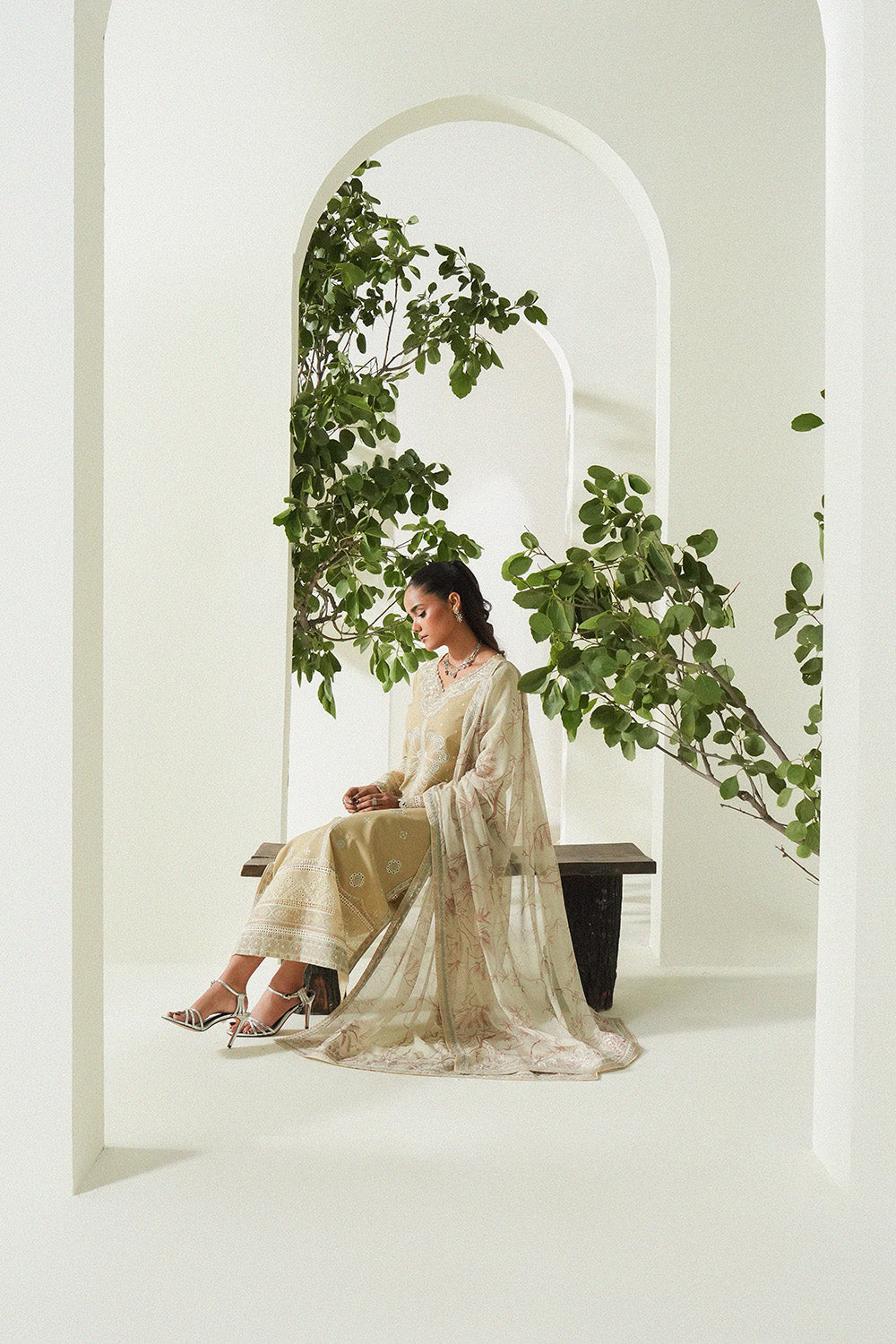 Soiree Lawn 3-Piece Suit
