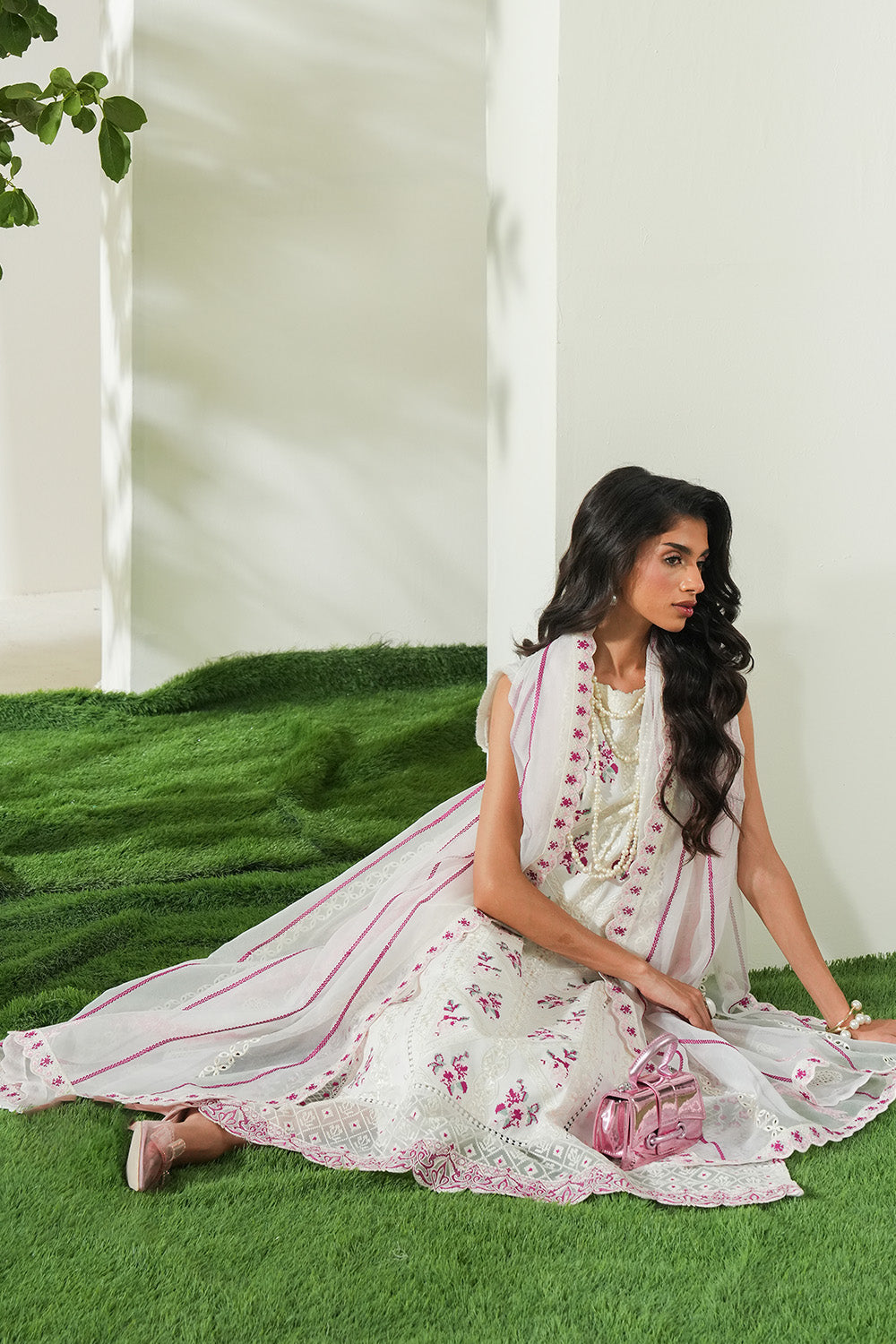 Soiree Lawn 3-Piece Suit