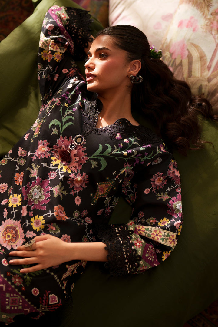 EMBROIDERED SUIT