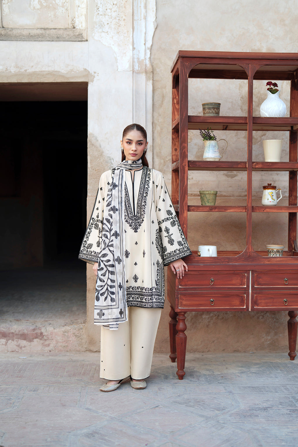 Rumi Summer Lawn – PFF Premium Store