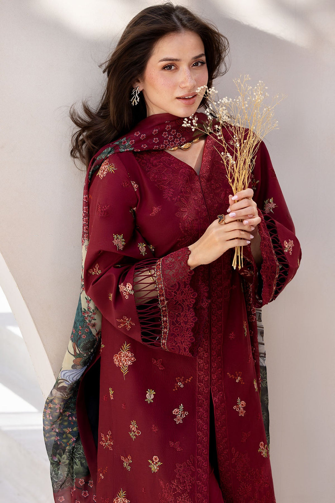 EMBROIDERED LAWN UNSTITCHED