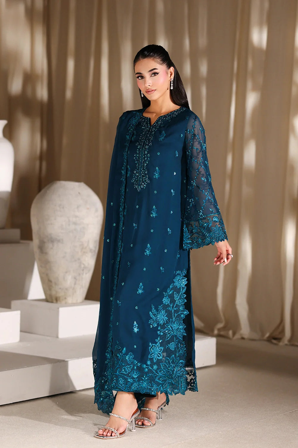 Luxe Embroidered  Lawn 3pcs