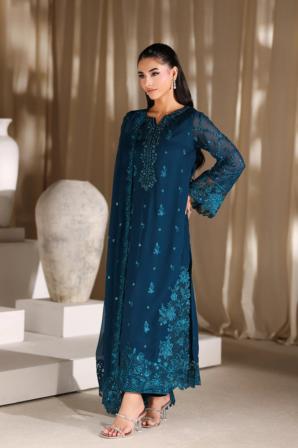 Luxe Embroidered  Lawn 3pcs