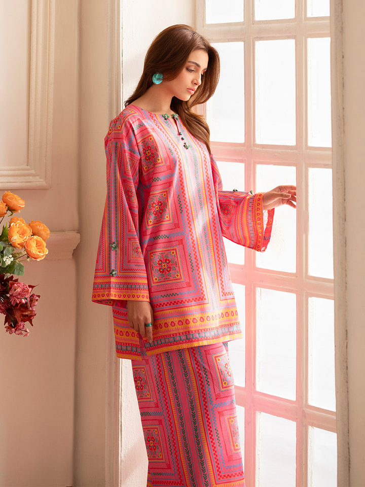 Noir 2 pc Lawn