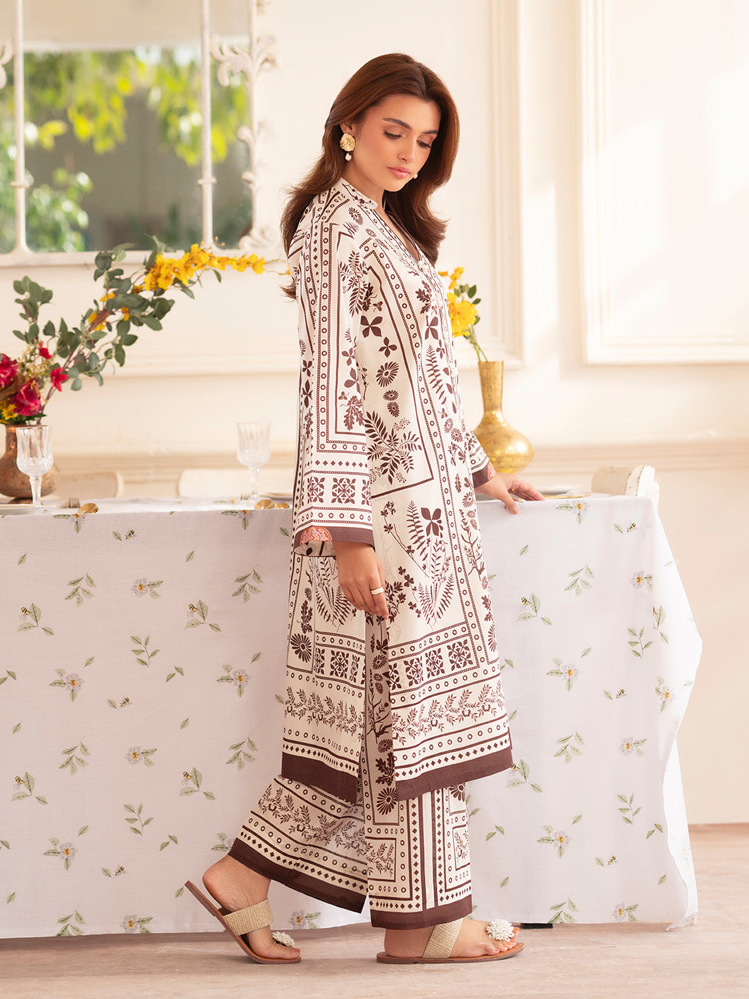 Noir 2 pc Lawn