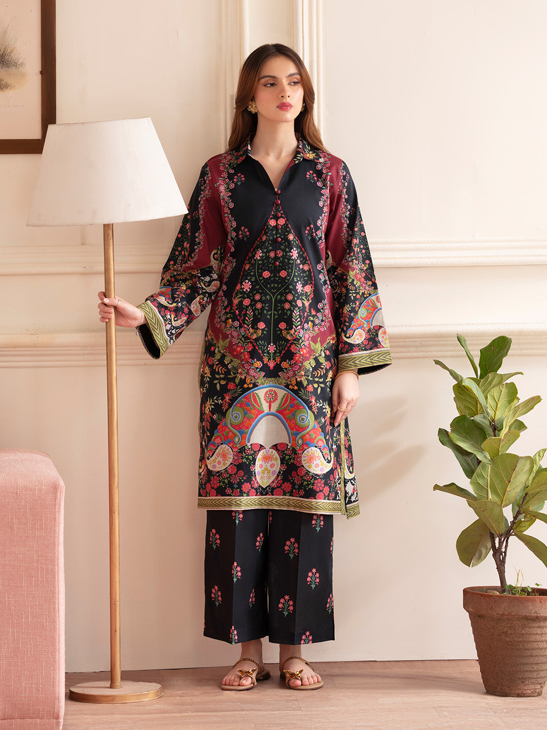Noir 2 pc Lawn