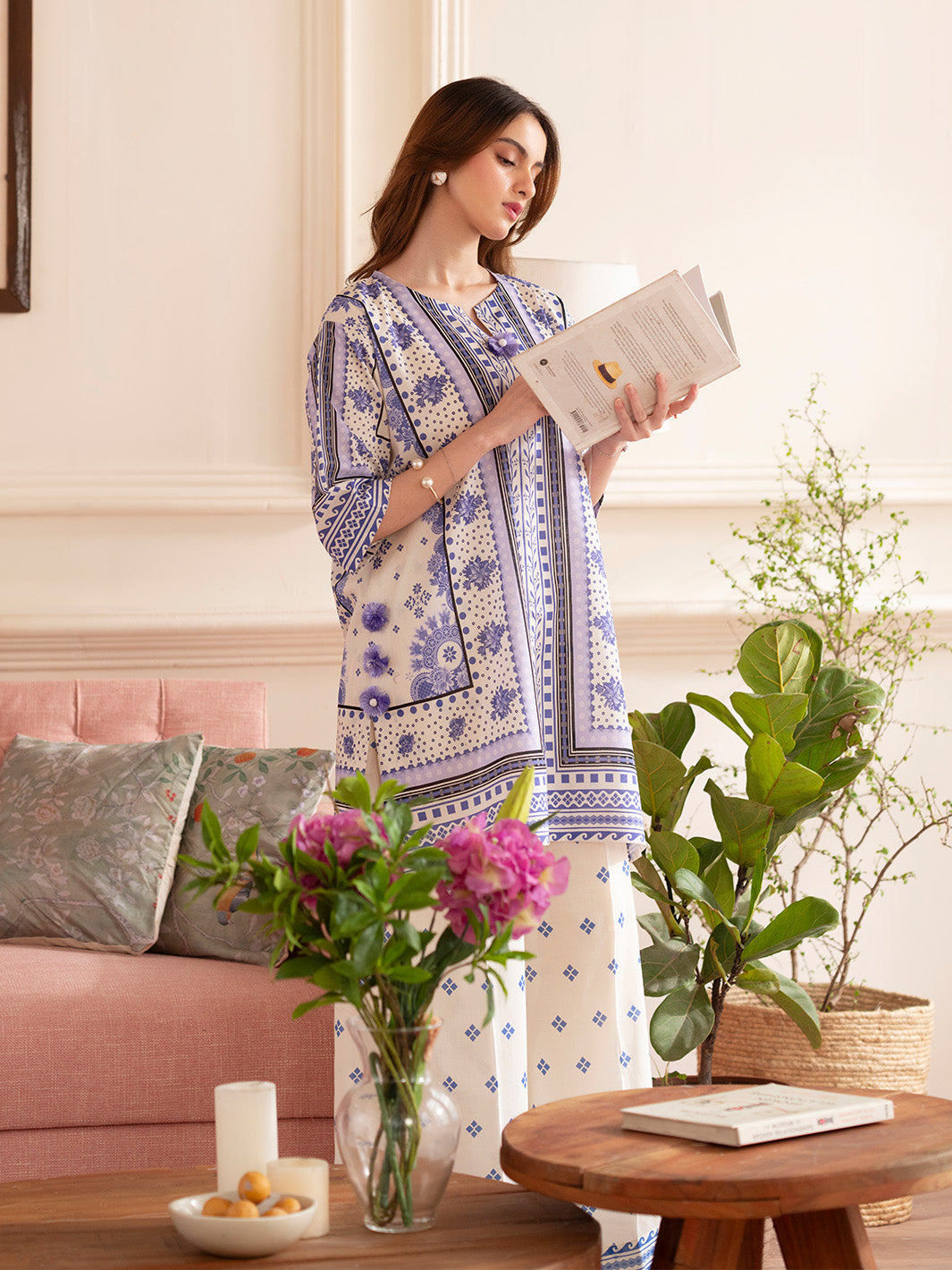 Noir 2 pc Lawn