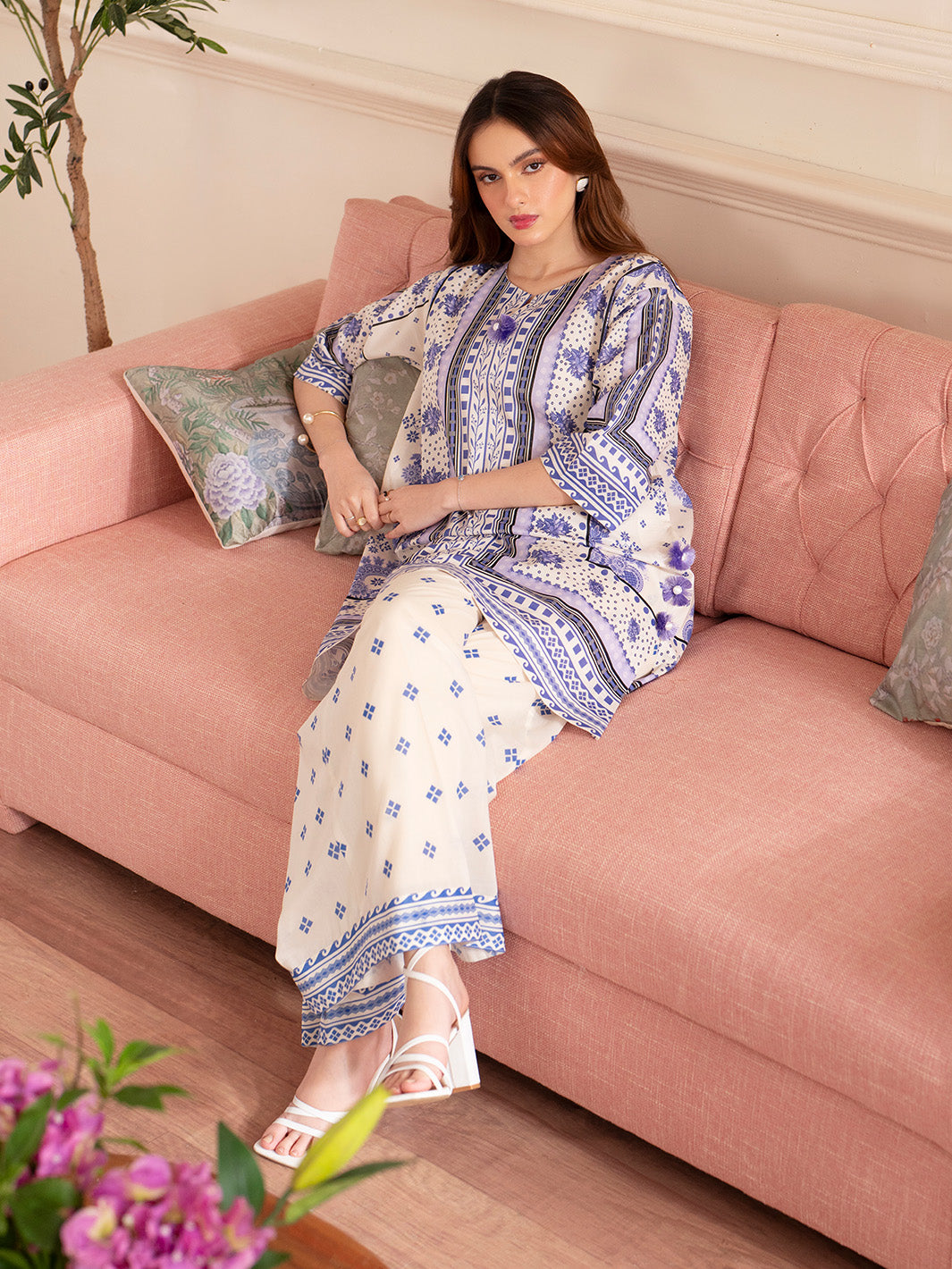 Noir 2 pc Lawn