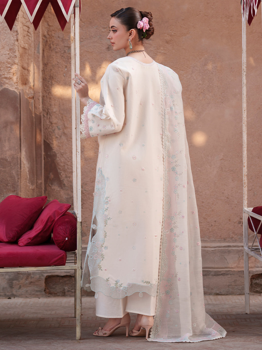 nilofer-luxury-lawn-26