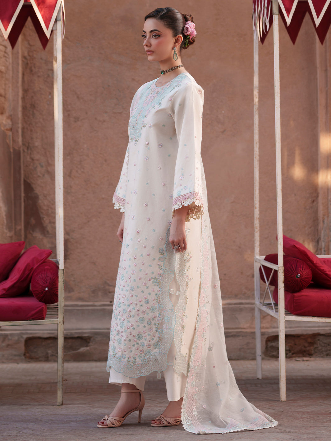 nilofer-luxury-lawn-26