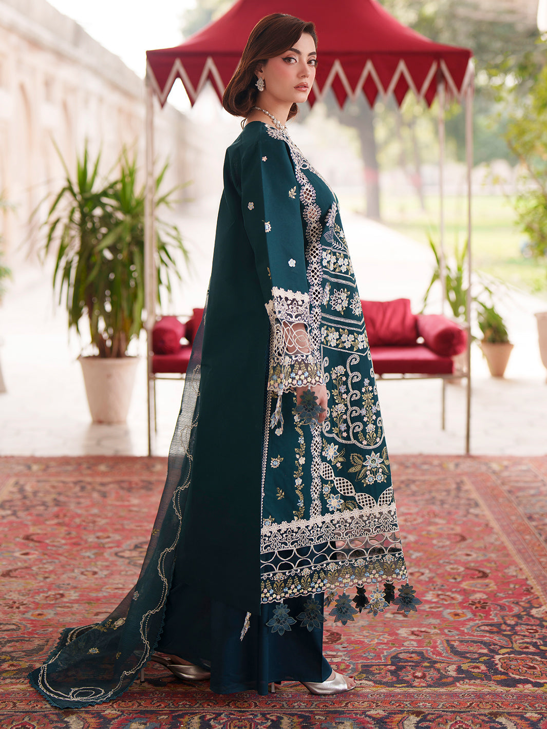nilofer-luxury-lawn-26