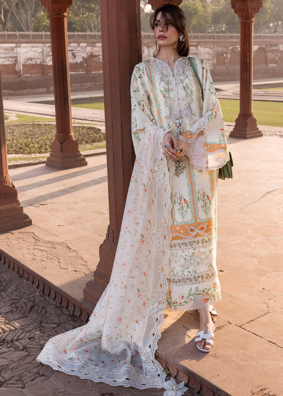 Flow luxury Lawn