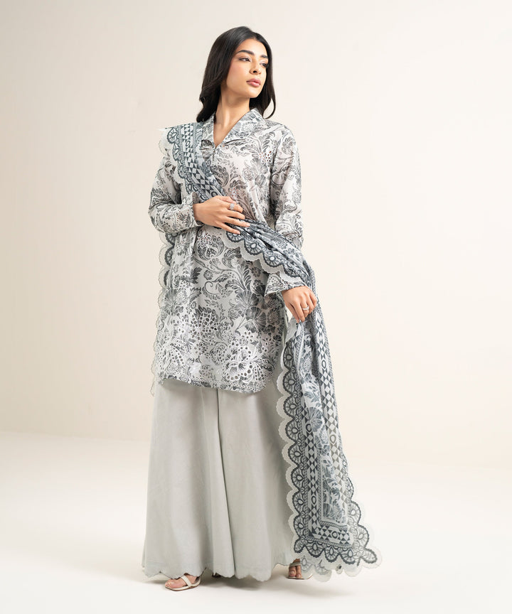 3 Piece - Embroidered Lawn Suit