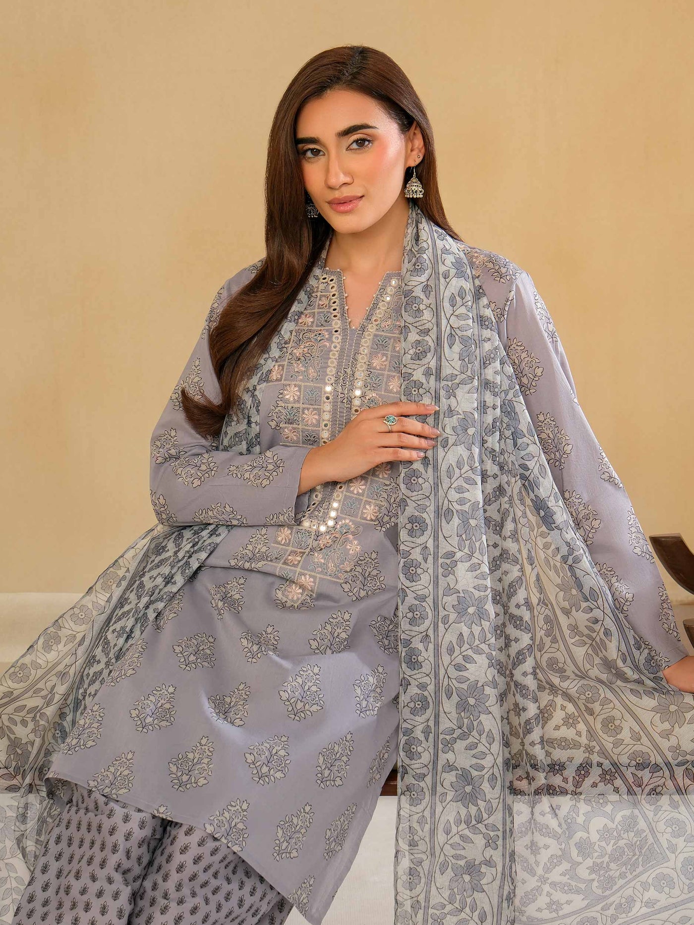 3 Piece Lawn Suit-Embroidered (Unstitched)