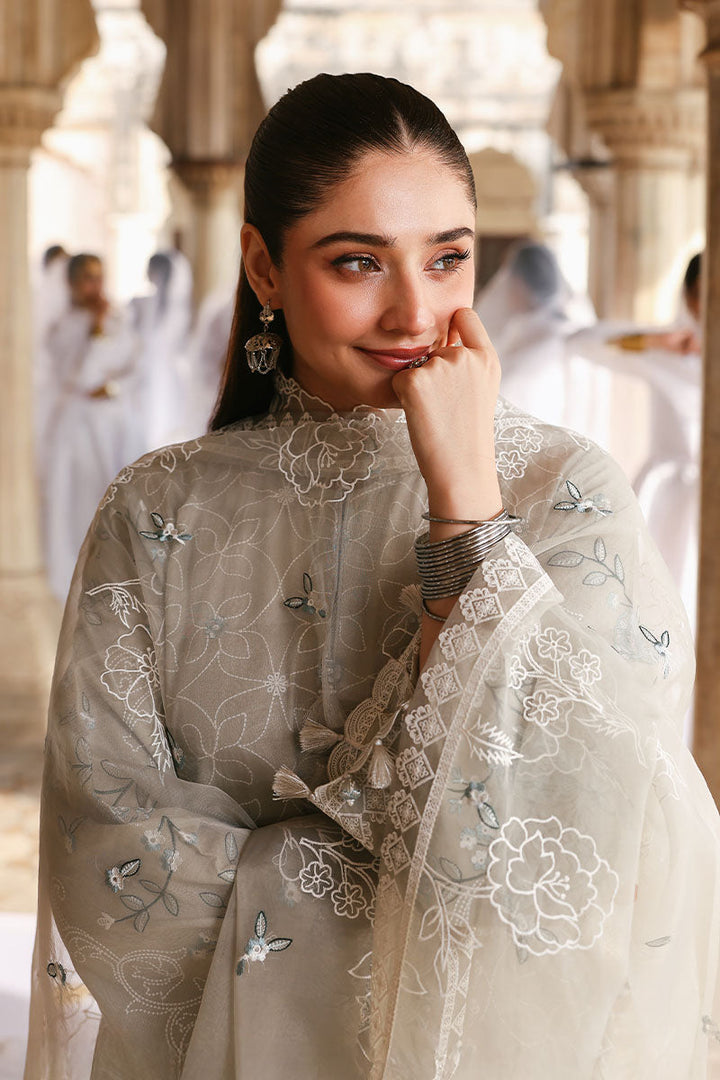 3PC EMBROIDERED LAWN SUIT