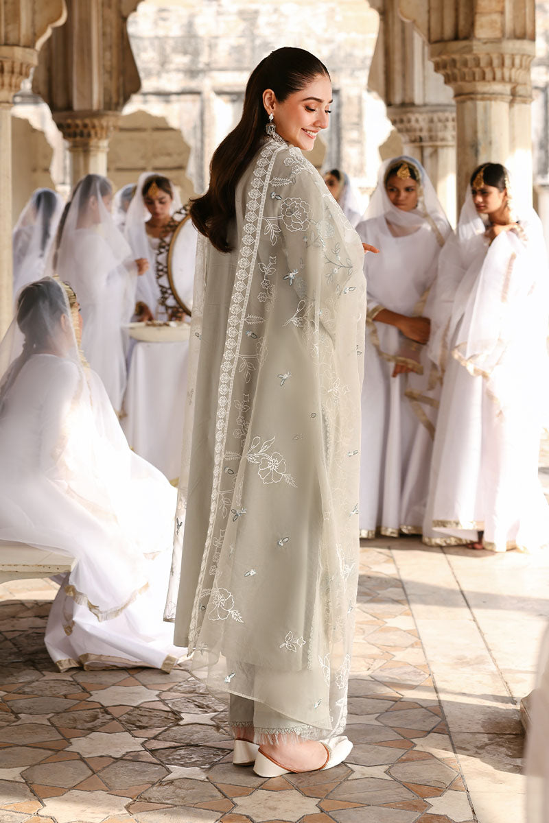 3PC EMBROIDERED LAWN SUIT