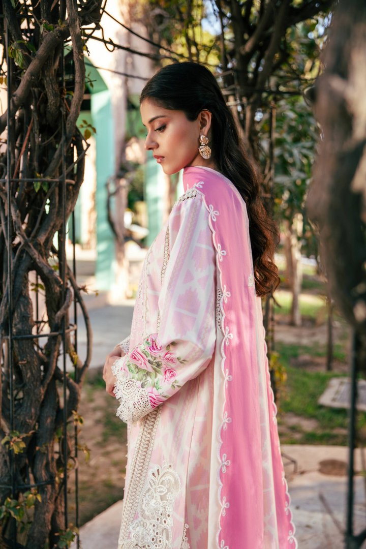 Vintage flora Lawn
