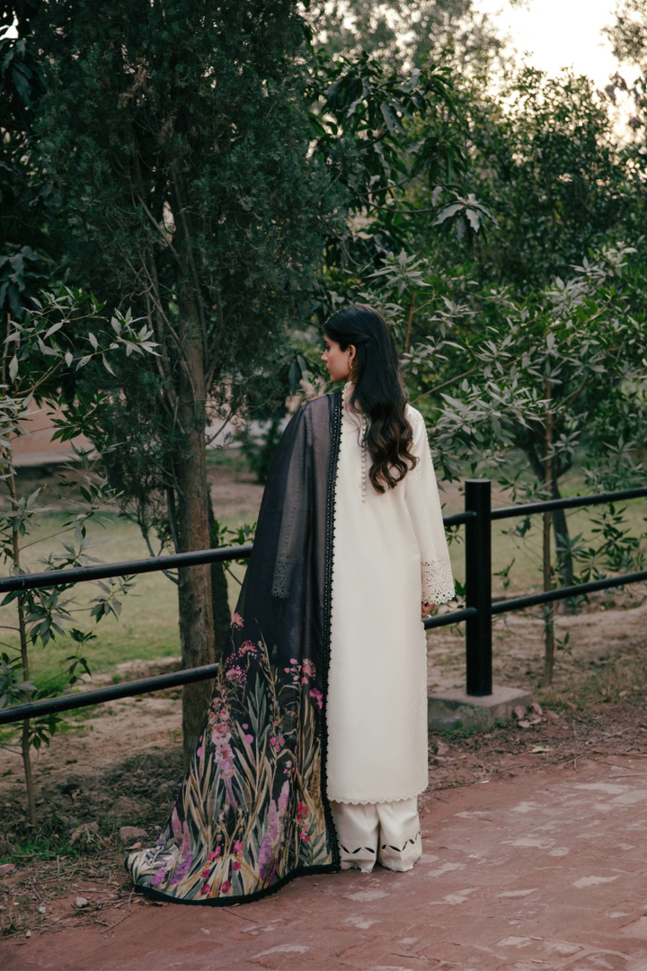 Vintage flora Lawn